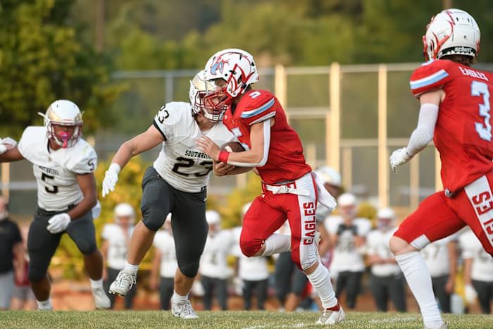 Southridge Centennial football Ken Waz 22